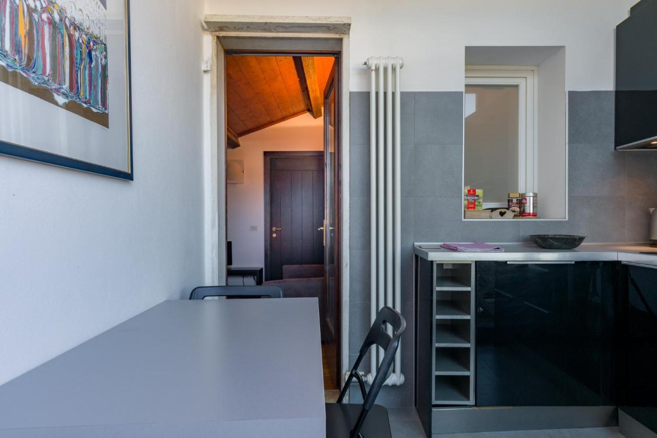 Central Apartment Behind The Arena Verona Exterior photo